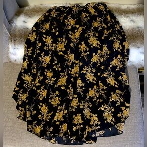 Women’s mid rise skirt